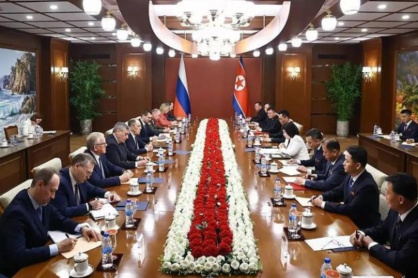 上海股票配资一览表 记者称俄外长访华为普京打前站 深化中俄战略协作